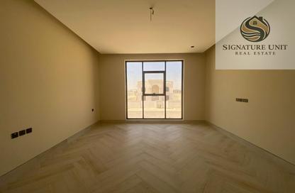 Villa - 3 Bedrooms - 5 Bathrooms for rent in Al Aweer 1 - Al Aweer - Dubai