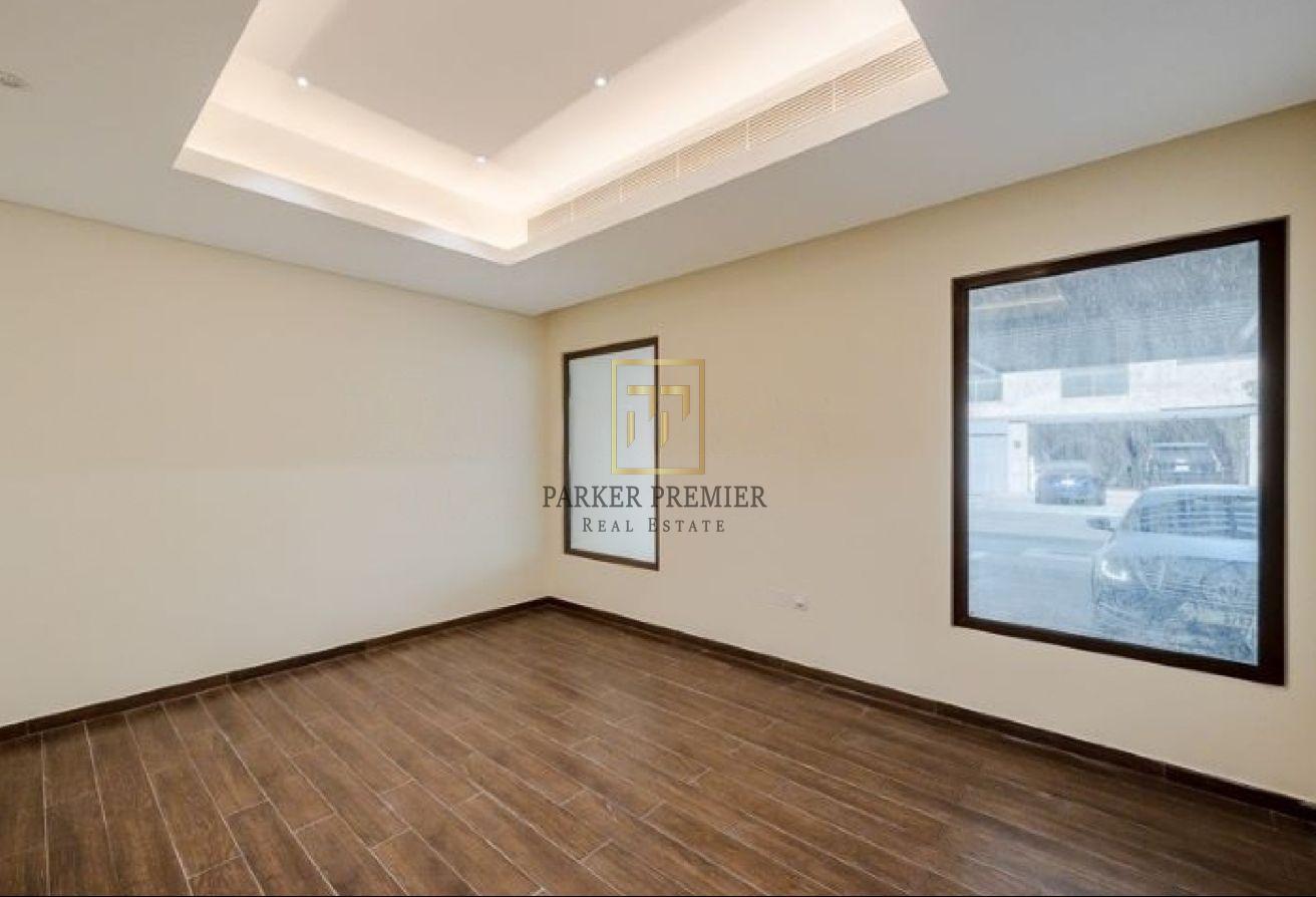4BR + Maids | White Goods | Middle Unit | Rooftop photo 9
