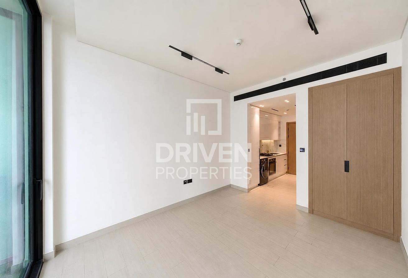 Modern Layout | Boulevard View | Prime Amenities photo 4