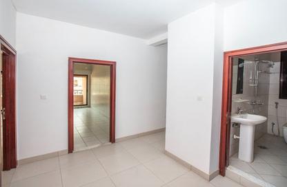 Apartment - 2 Bedrooms - 2 Bathrooms for rent in Al Karama - Dubai