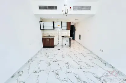 Apartment - Studio - 1 Bathroom for rent in Muwaileh 29 Building - Muwaileh - Sharjah