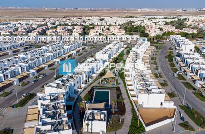 Townhouse - 3 - 3 for rent in Al Khaleej Village - Al Ghadeer - Abu Dhabi