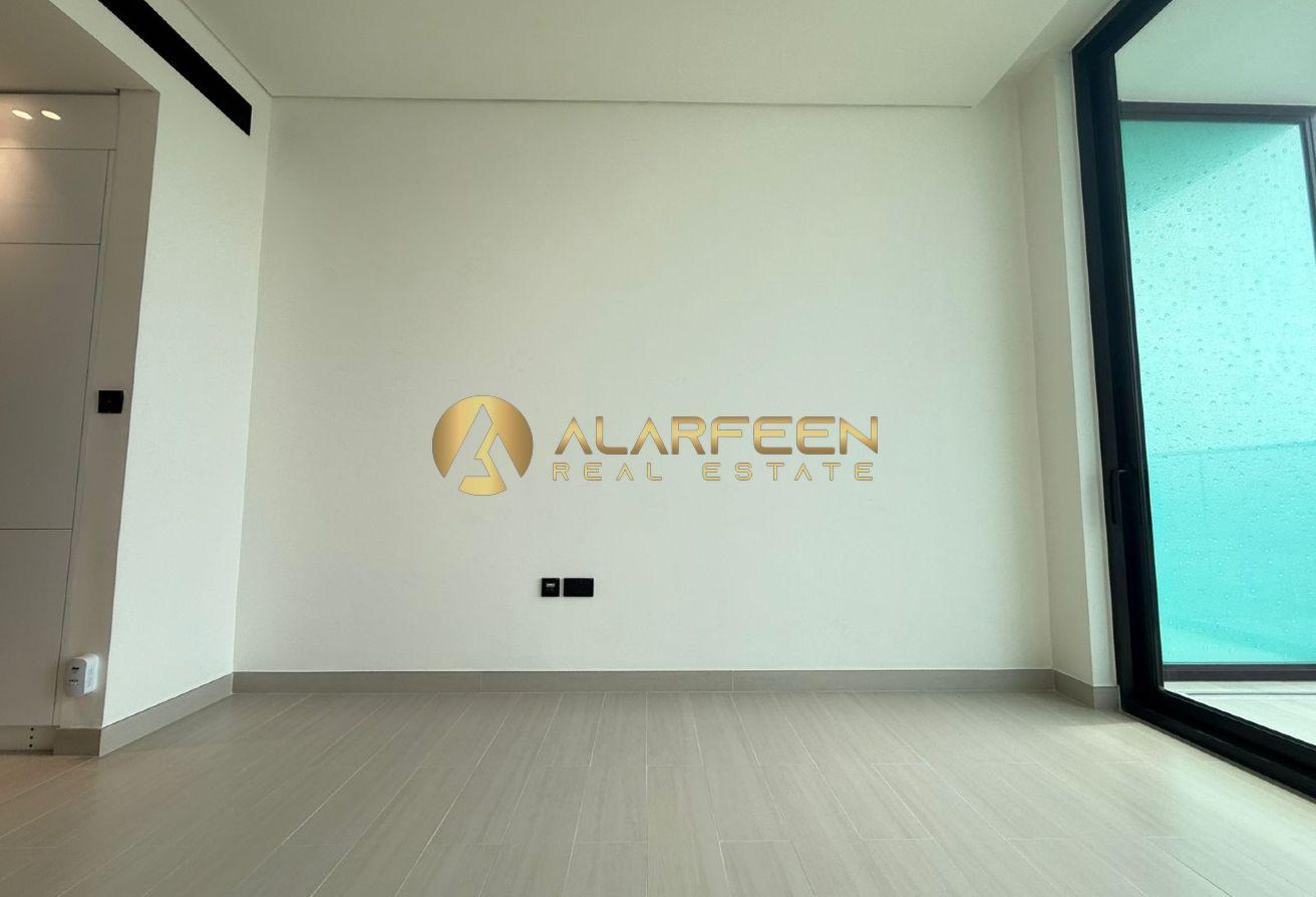 Unfurnished Studio | Binghatti Azure | Balcony photo 4