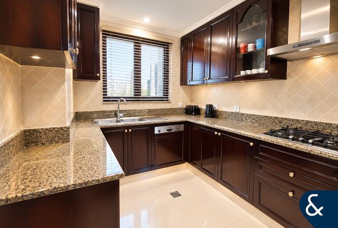 Furnished | One + Study | Great Location photo 3