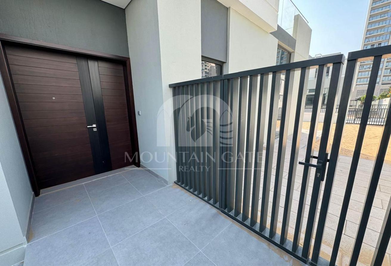 Park View, Corner Unit and Large Plot Landscaped photo 23
