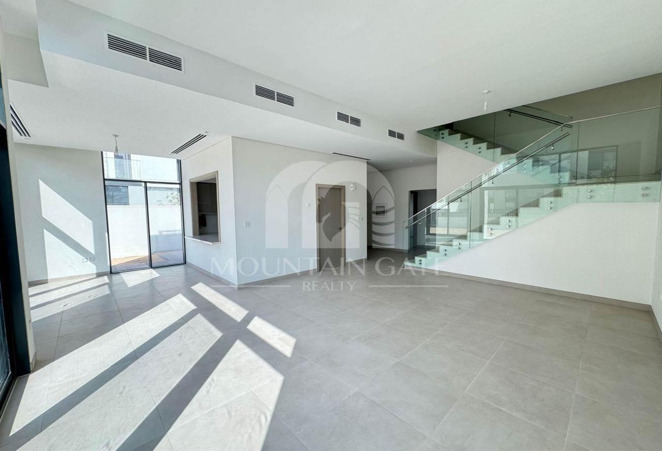 Park View, Corner Unit and Large Plot Landscaped photo 2