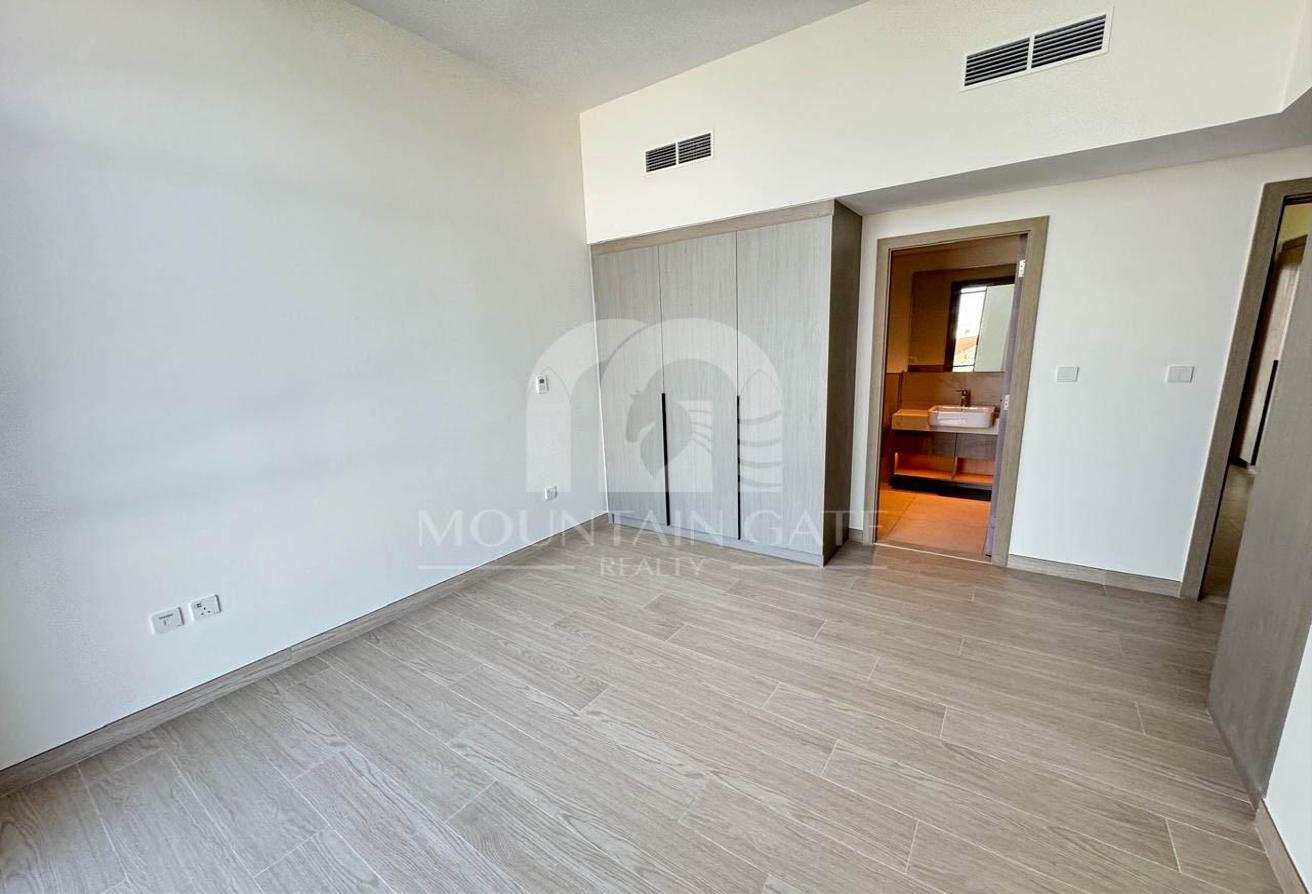 Park View, Corner Unit and Large Plot Landscaped photo 15
