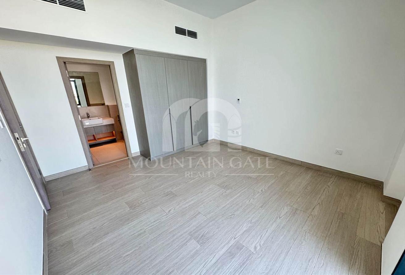 Park View, Corner Unit and Large Plot Landscaped photo 12