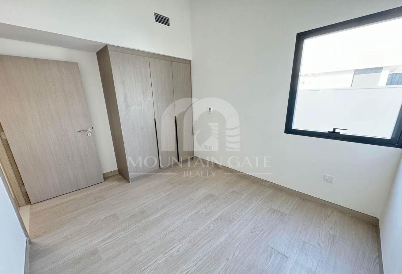Park View, Corner Unit and Large Plot Landscaped photo 6