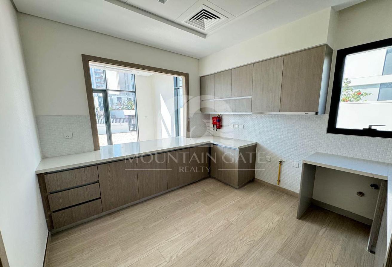 Park View, Corner Unit and Large Plot Landscaped photo 22