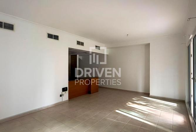 85764115 - Property Main Image