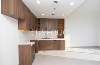 شقة - 2 غرف نوم - 2 حمامات للايجار في مساكن الدبلوماسيين - تاون سكوير - دبي