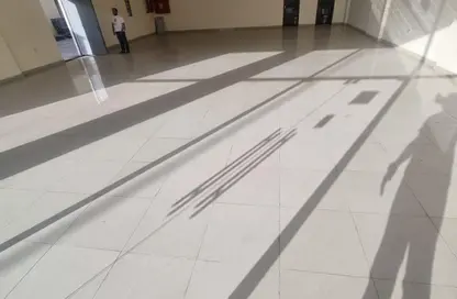 عمارة بالكامل - استوديو - 2 حمامات للايجار في النباعة - الشارقة عمارة بالكامل - استوديو - 2 حمامات للايجار في النباعة - الشارقة