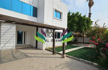 Villa - 4 Bedrooms - 3 Bathrooms for rent in Jumeirah 2 Villas - Jumeirah 2 - Jumeirah - Dubai