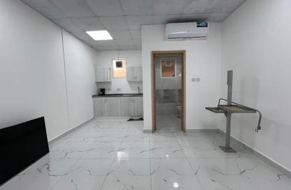 Apartment - Studio - 1 Bathroom for rent in Khalidiya Street - Al Khalidiya - Abu Dhabi