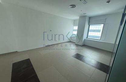 Office Space - Studio - 1 Bathroom for rent in Iris Bay - Business Bay - Dubai