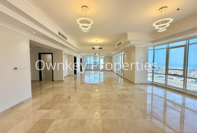 102833208 - Property Image 2