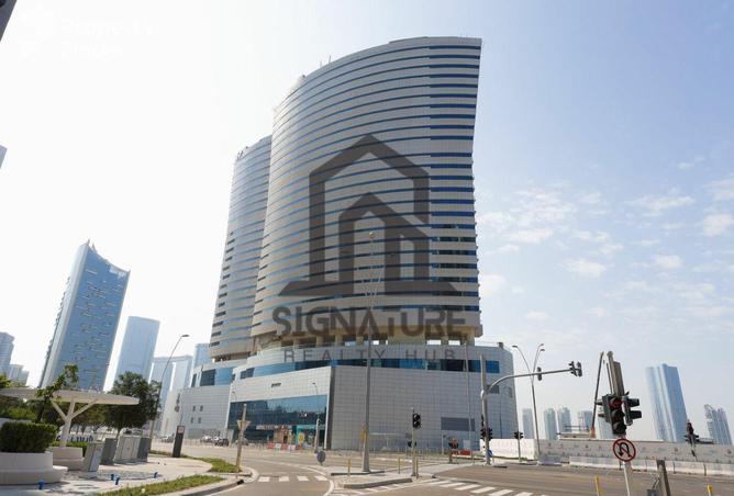 شقة فسيحة بغرفة نوم واحدة | مفروشة بالكامل | طابق علوي