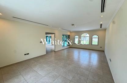 Villa - 3 - 3 for rent in District 5 - Jumeirah Park - Dubai