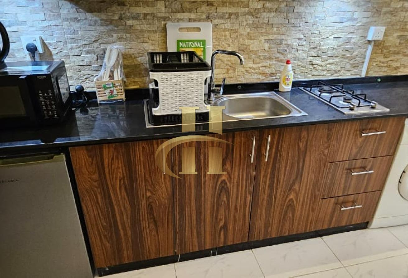 Fully furnished | Fully fitted Kitchen | Spacious photo 3