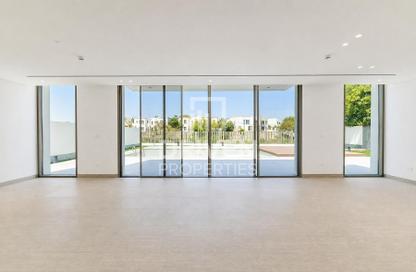 Villa - 5 - 6 for sale in Sunrise Living at Jumeirah Park - District 9 - Jumeirah Park - Dubai Villa - 5 - 6 for sale in Sunrise Living at Jumeirah Park - District 9 - Jumeirah Park - Dubai