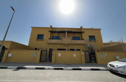 فيلا - 4 غرف نوم - 5 حمامات للايجار في الفلج - ضاحية الرقة - الشارقة