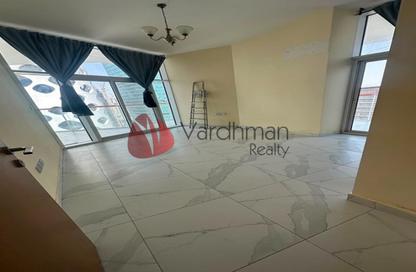Apartment - 1 Bedroom - 2 Bathrooms for rent in Millennium Binghatti Residences - Business Bay - Dubai