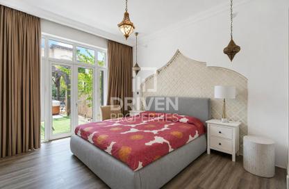 Apartment - 1 Bedroom - 2 Bathrooms for sale in Tajer Residences - The Old Town Island - Old Town - Downtown Dubai - Dubai