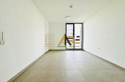 Apartment - Studio - 1 for rent in Rehan Apartments - Aljada - Sharjah Apartment - Studio - 1 for rent in Rehan Apartments - Aljada - Sharjah