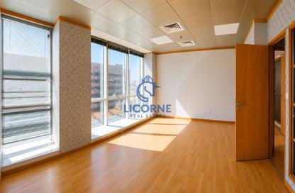 Office Space - Studio - 1 Bathroom for rent in Fairmont Hotel - Sheikh Zayed Road - Dubai