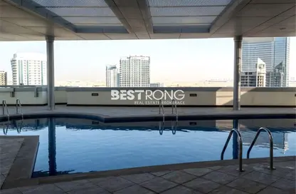 شقة - غرفة نوم - 2 حمامات للايجار في تفريعة القنال 1 - أبراج الجولف - مدينة دبي الرياضية - دبي