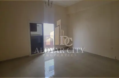 شقة - غرفة نوم - 2 حمامات للايجار في مبنى جيباس 3 - الراشدية 2 - الراشدية - عجمان