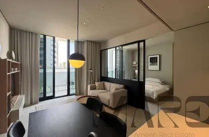 شقة - غرفة نوم - 1 حمام للايجار في رأسًا على عقب - الخليج التجاري - دبي