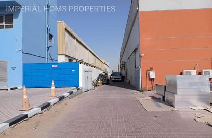 Factory - Studio - 5 Bathrooms for sale in Umm Al Thuoob - Umm Al Quwain