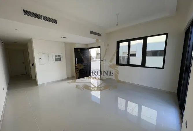 100410987 - Property Image 3