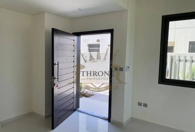 100410987 - Property Image 2