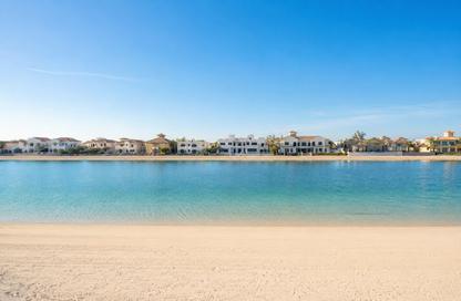 Villa - 4 - 5 for sale in Garden Homes Frond M - Garden Homes - Palm Jumeirah - Dubai