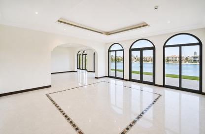 Villa - 4 - 5 for sale in Garden Homes Frond M - Garden Homes - Palm Jumeirah - Dubai