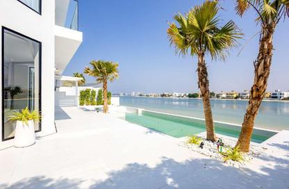 Villa - 4 Bedrooms - 5 Bathrooms for rent in Palm Jumeirah - Dubai