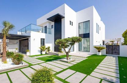 Villa - 4 Bedrooms - 5 Bathrooms for rent in Palm Jumeirah - Dubai