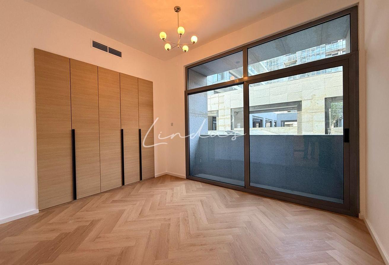 One Bedroom | Built-In Appliances photo 6