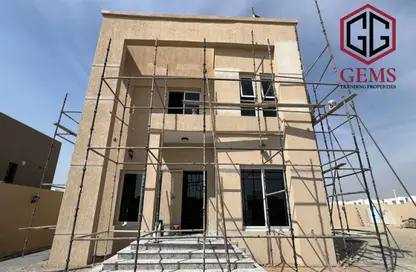 Villa - 4 Bedrooms - 5 Bathrooms for rent in Al Aweer 1 - Al Aweer - Dubai