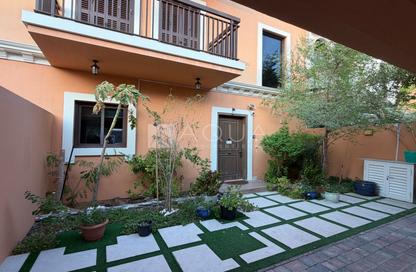 Townhouse - 4 - 5 for rent in Sur La Mer - Jumeirah 1 - Jumeirah - Dubai