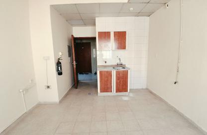 Apartment - Studio - 1 for rent in Fire Station Road - Muwaileh - Sharjah