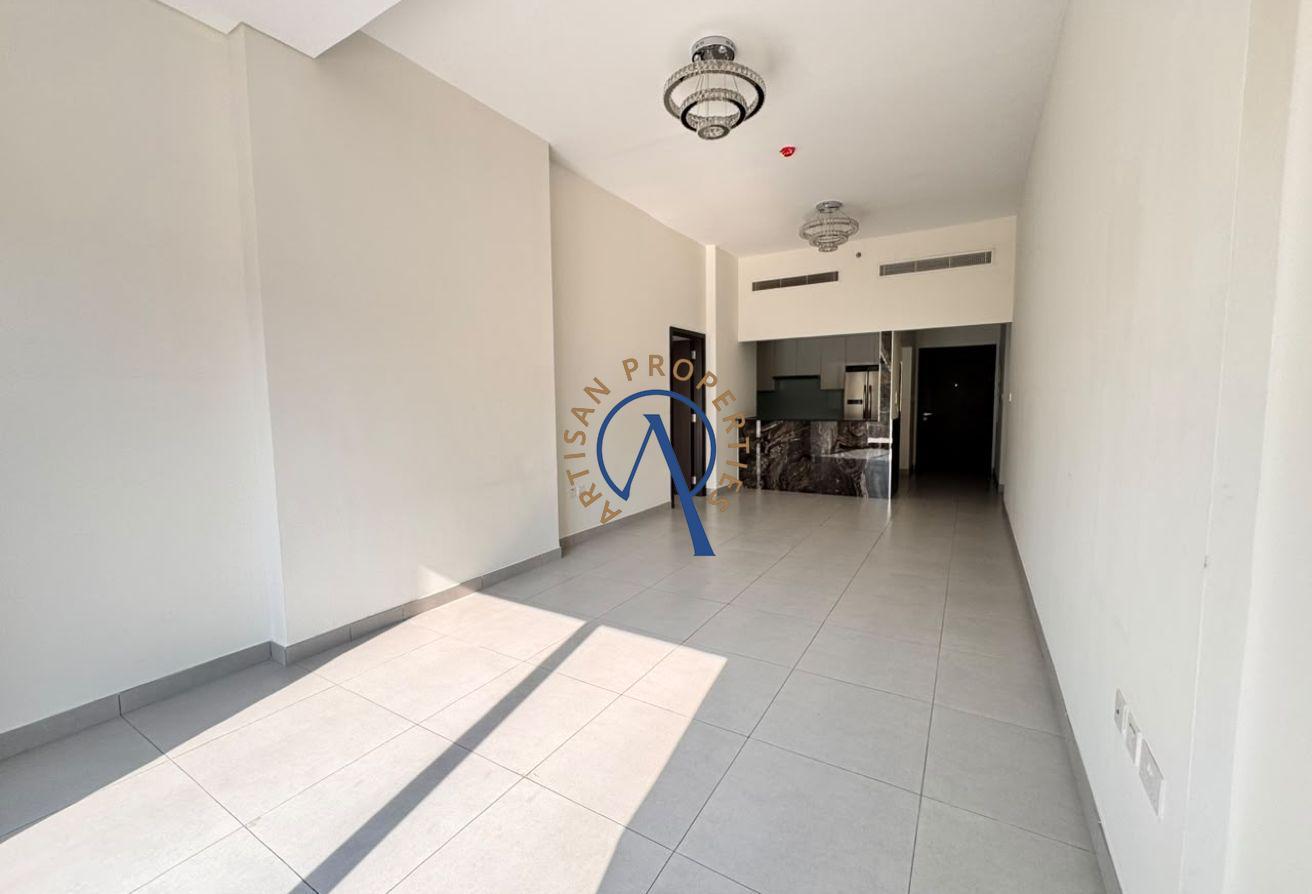 SPACIOUS UNIT | BEST LAYOUT | ROAD FACING photo 3
