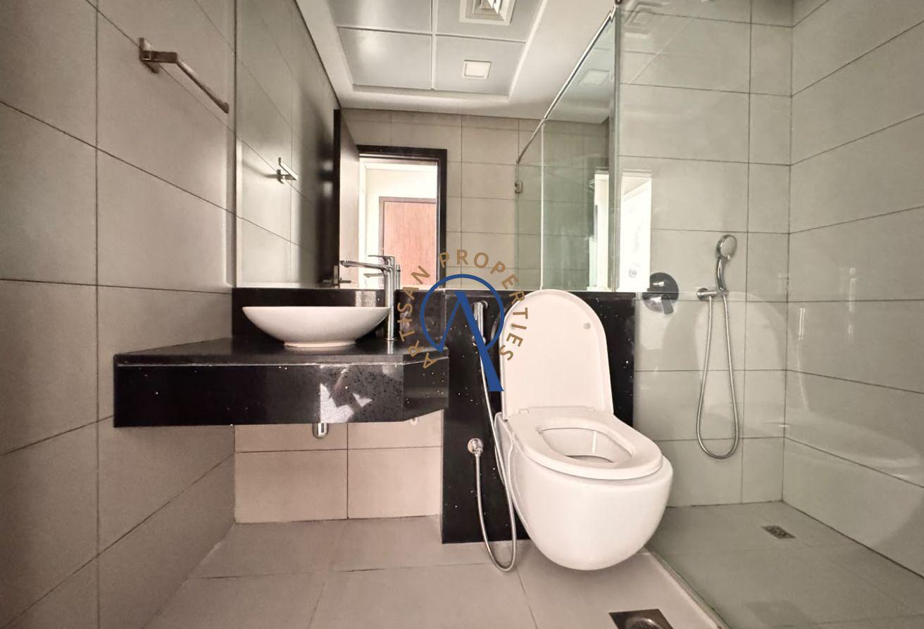 SPACIOUS UNIT | BEST LAYOUT | ROAD FACING photo 18