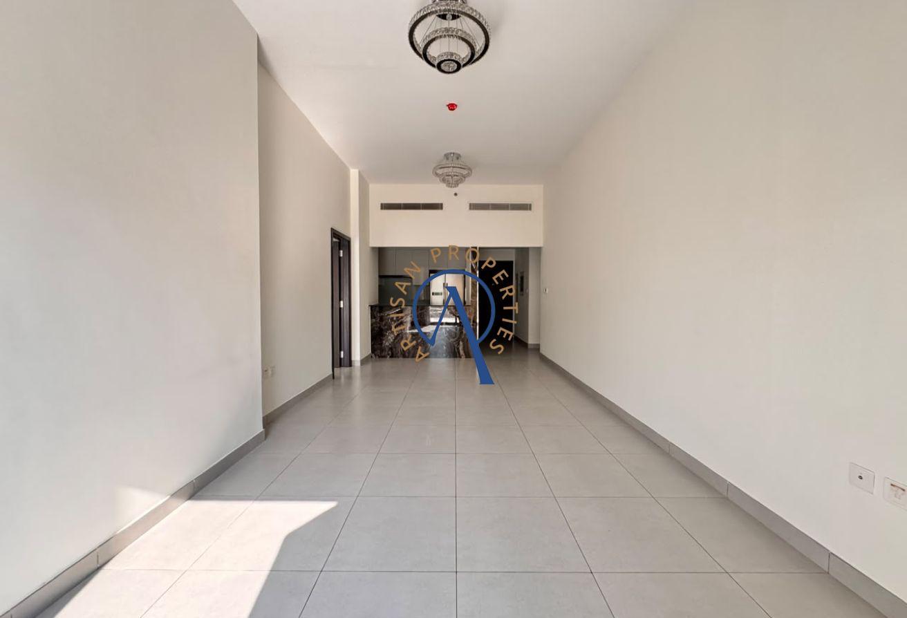 SPACIOUS UNIT | BEST LAYOUT | ROAD FACING photo 2