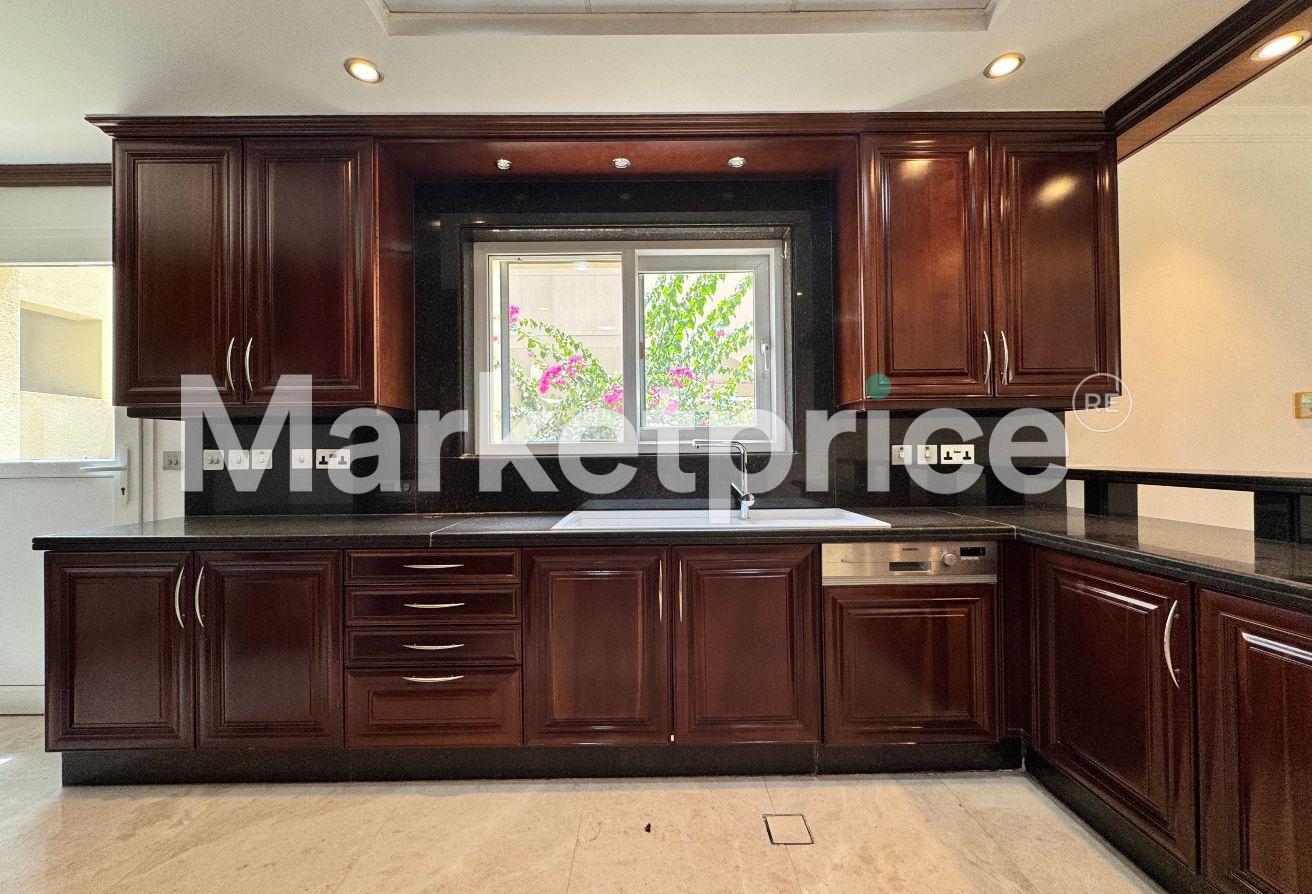 Upgraded 5 Bedroom Villa | Park View | Single Row photo 7