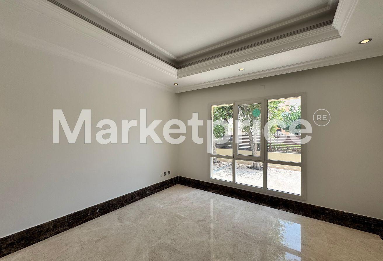 Upgraded 5 Bedroom Villa | Park View | Single Row photo 13
