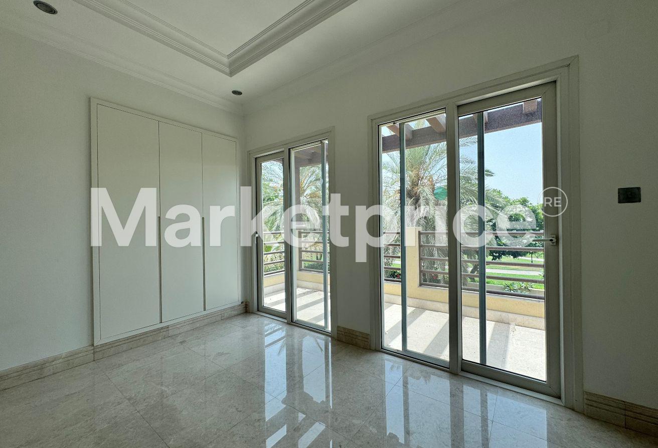 Upgraded 5 Bedroom Villa | Park View | Single Row photo 16